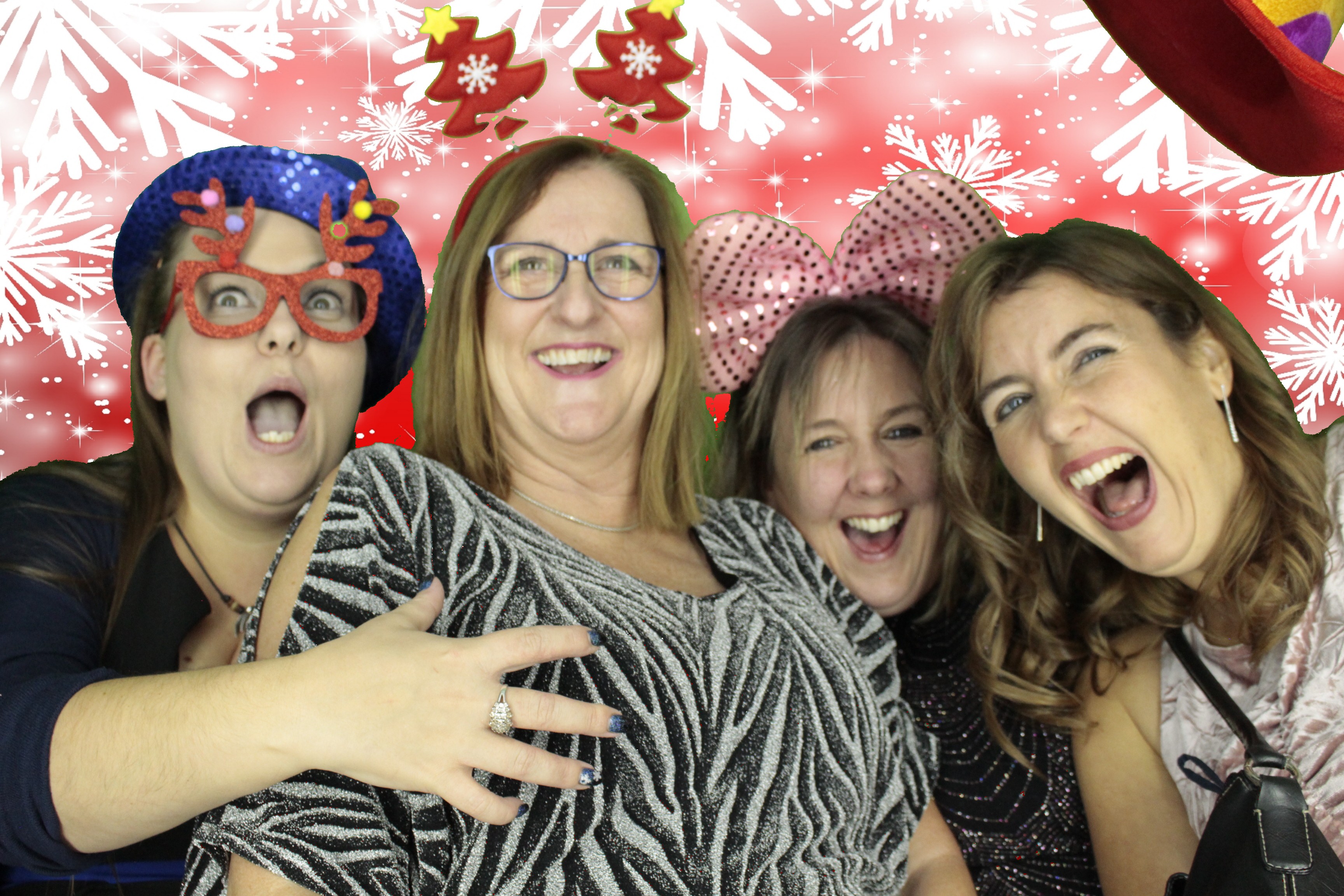 Ocean Network Express Christmas Party 2019 | View more photos from the event at gallery.myphotoboothexperience.co.uk/u/MyPhotoBoothExperienceLtd/Ocean-Network-Express-Christmas-Party-2019